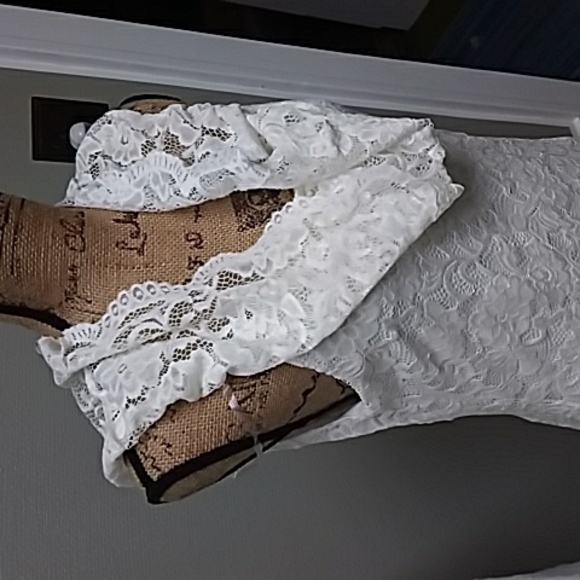 Sweet Daisy extra large laced dress with lining off-white color - Picture 4 of 6